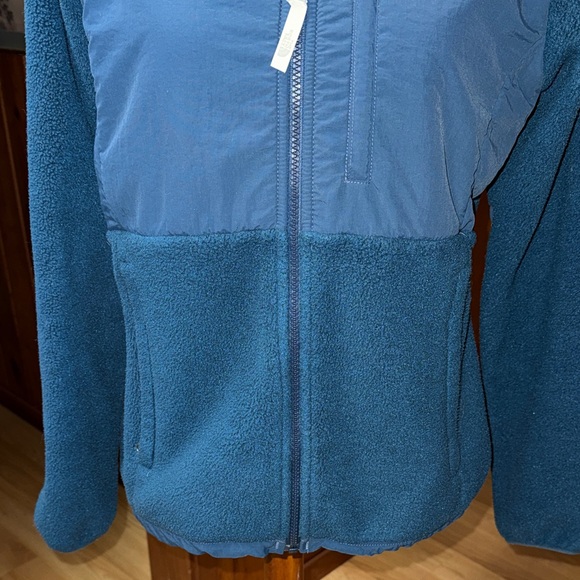 The North Face size Medium Women's Teal Blue Denali fleece snow Jacket - Picture 3 of 10